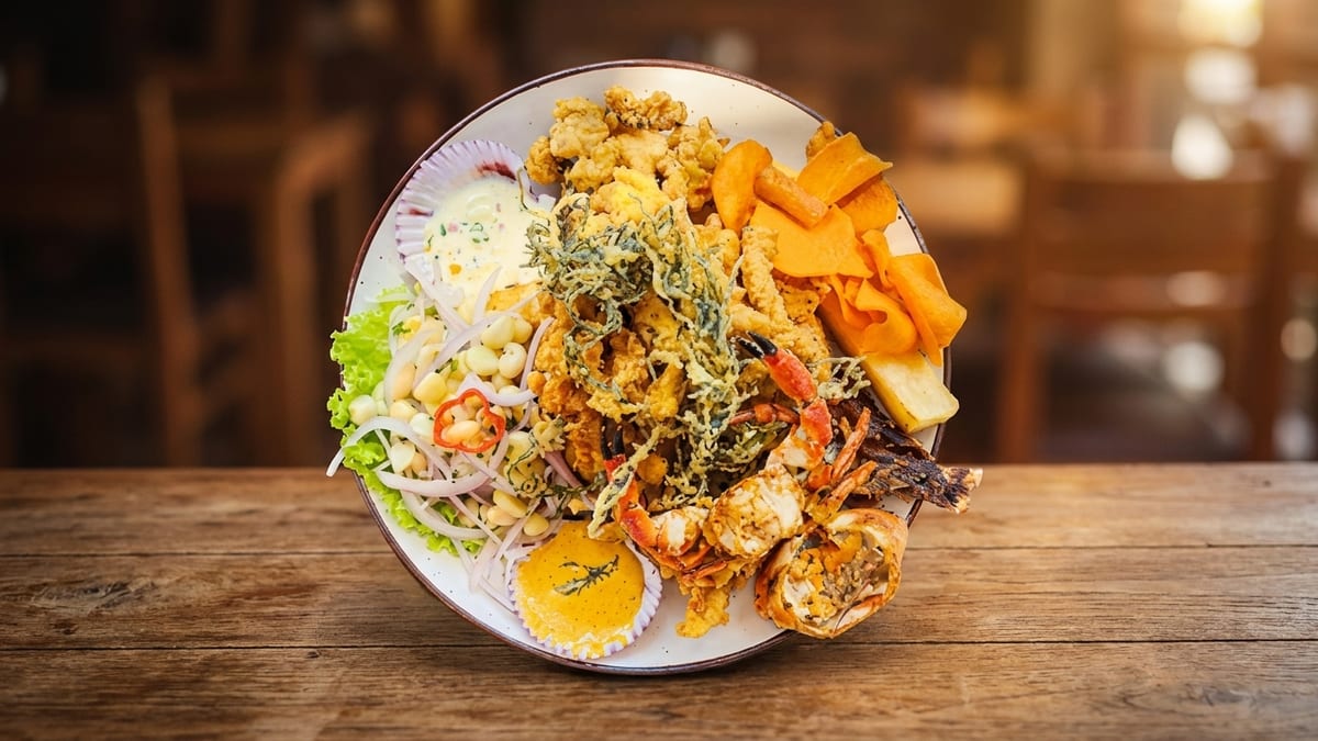 Jalea — fried seafood to share